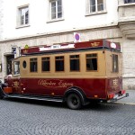 Der Belvedere-Express an seiner Haltstelle vor dem Hotel Elephant in Weimar