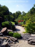 Der Japanische Garten im egapark Erfurt ist ein Kunstwerk aus Steinlandschaft und Bepflanzung.