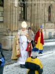 Deutlich an seinem Bischofsgewand zur erkennen: der heilige St. Nikolaus